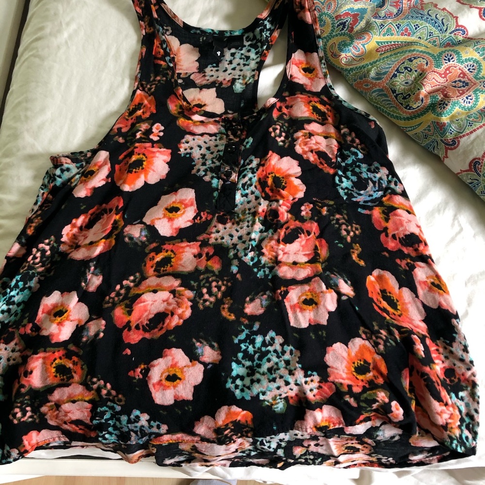 Flowery racerback tank top